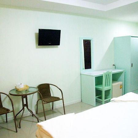 Hotel Ruan Rim Nam Roi Et Pokoj fotografie