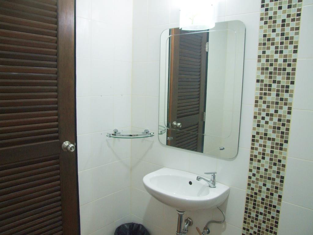 Hotel Ruan Rim Nam Roi Et Pokoj fotografie