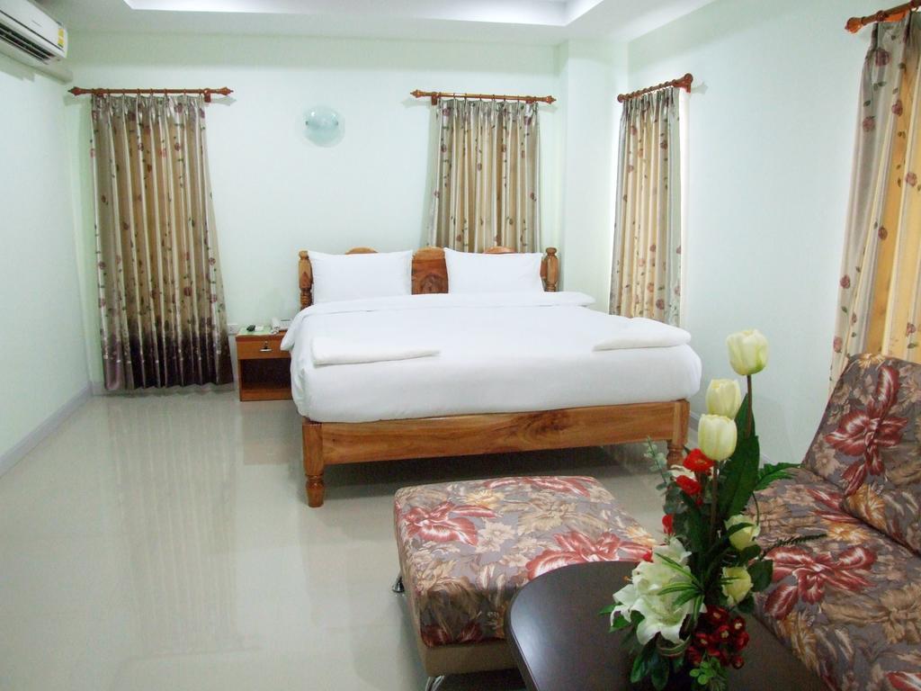Hotel Ruan Rim Nam Roi Et Pokoj fotografie