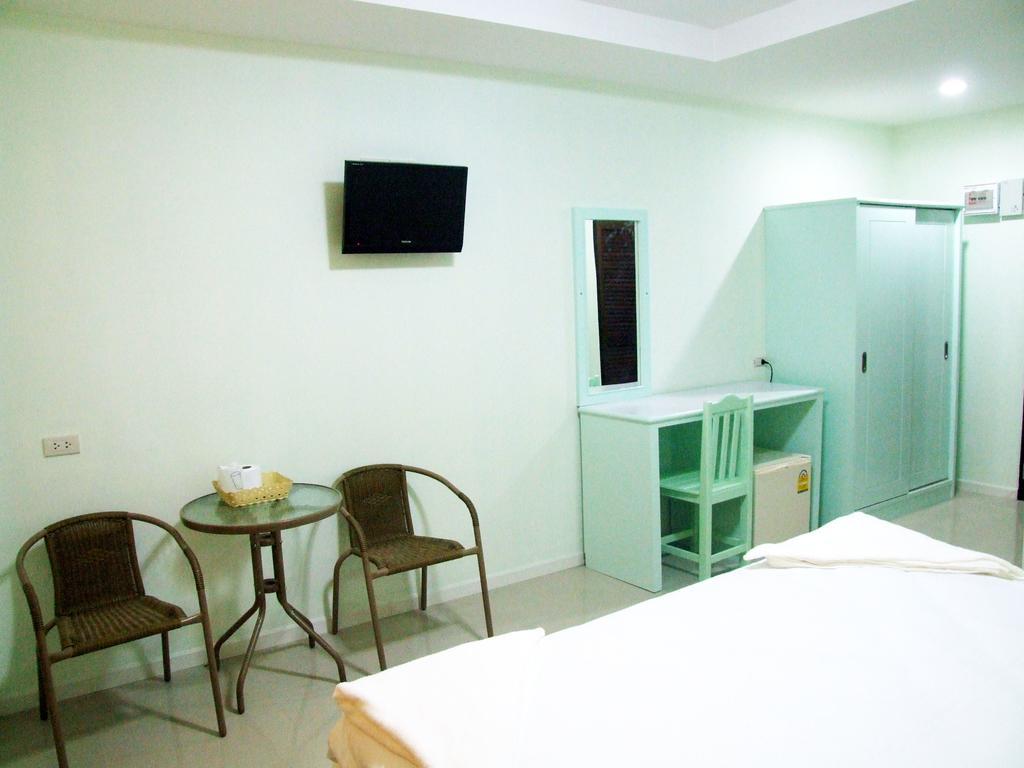 Hotel Ruan Rim Nam Roi Et Pokoj fotografie