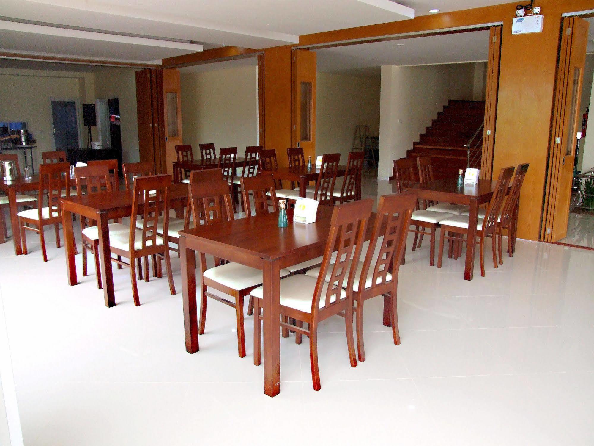 Hotel Ruan Rim Nam Roi Et Exteriér fotografie