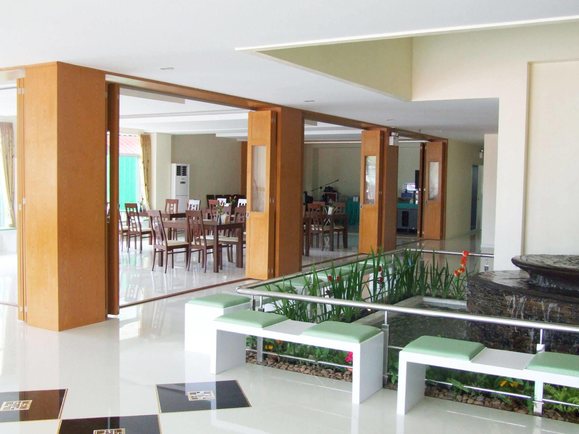 Hotel Ruan Rim Nam Roi Et Exteriér fotografie